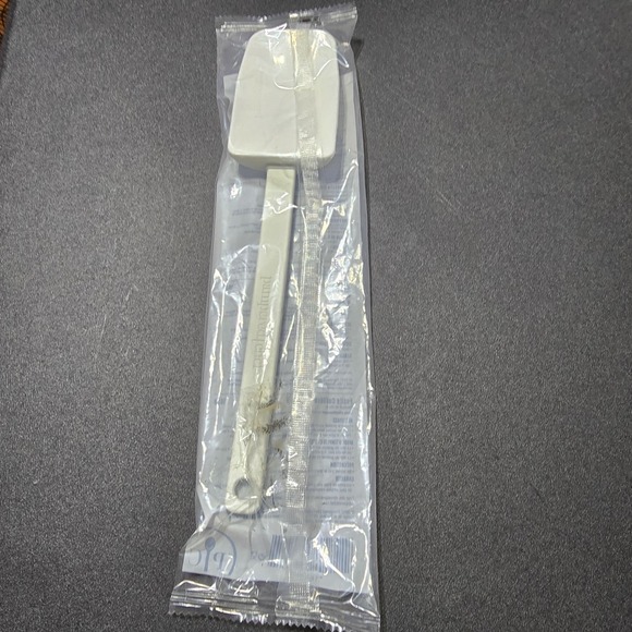 Pampered Chef Other - Pampered Chef Small Mix 'N Scraper 1659 White Silicone Spatula Heat Resistant